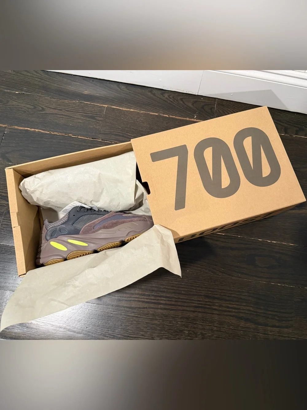 Adidas Yeezy Boost 700 Mauve NWB